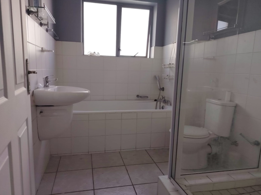 To Let 2 Bedroom Property for Rent in Whispering Pines Western Cape